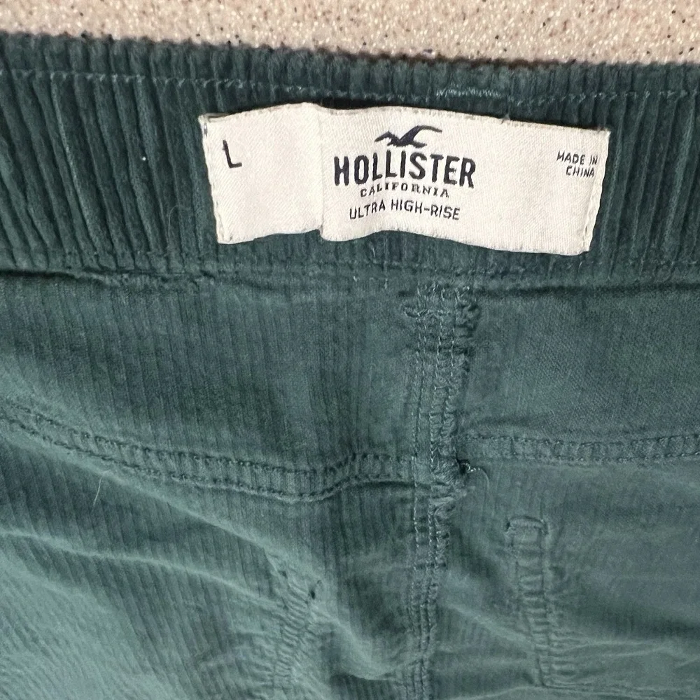 Hollister Preppy Mini‎ Skirt L Academia Ultra High-Rise Green Corduroy Button Up